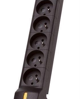 Listwa zasilająca Lestar LZRM 810 BW G-A K.:CZ 3M IEC320 (8 x UTE; 10 A; 1,5m; kolor czarny)