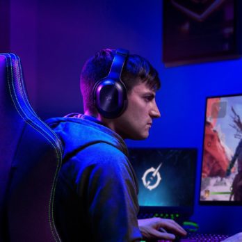 Razer Barracuda Pro Zestaw słuchawkowy Przewodowy i Bezprzewodowy Opaska na głowę Gaming USB Type-C Bluetooth Czarny